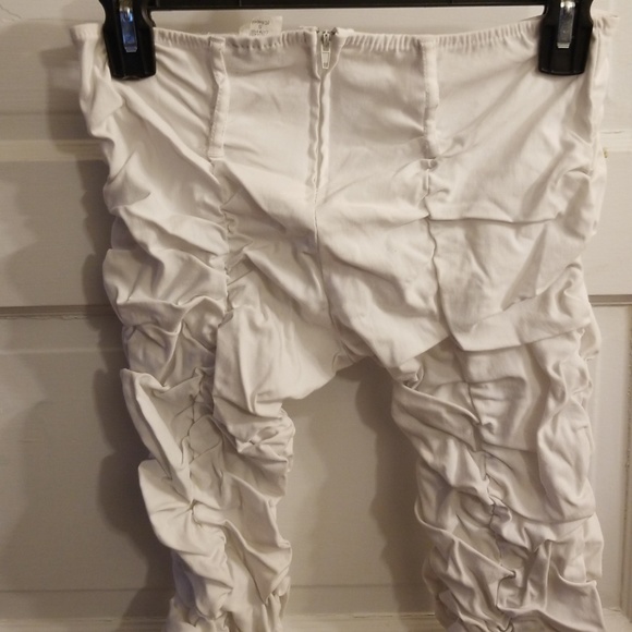 White embellished capris - Picture 4 of 4